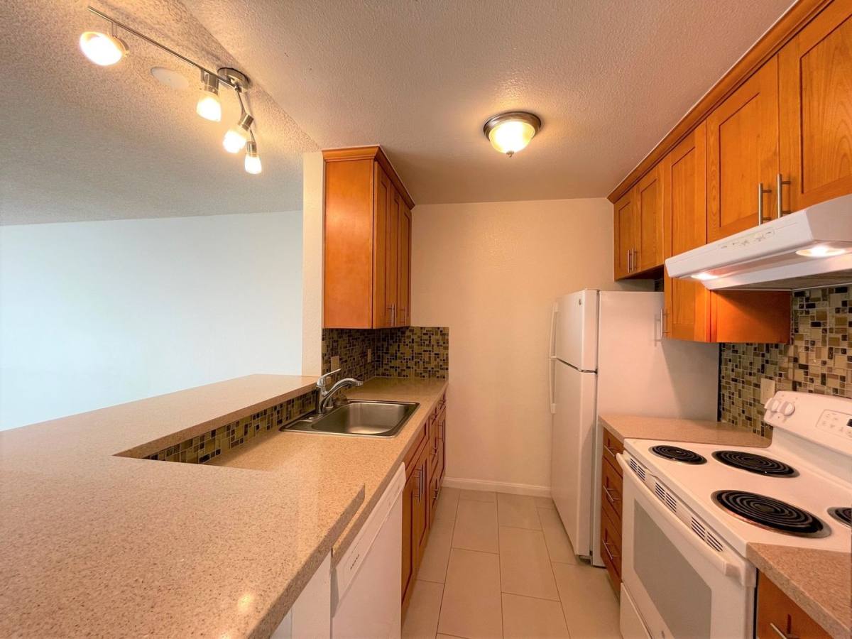 Apartment for rent at 373 Half Moon Lane, Daly City, CA 94015