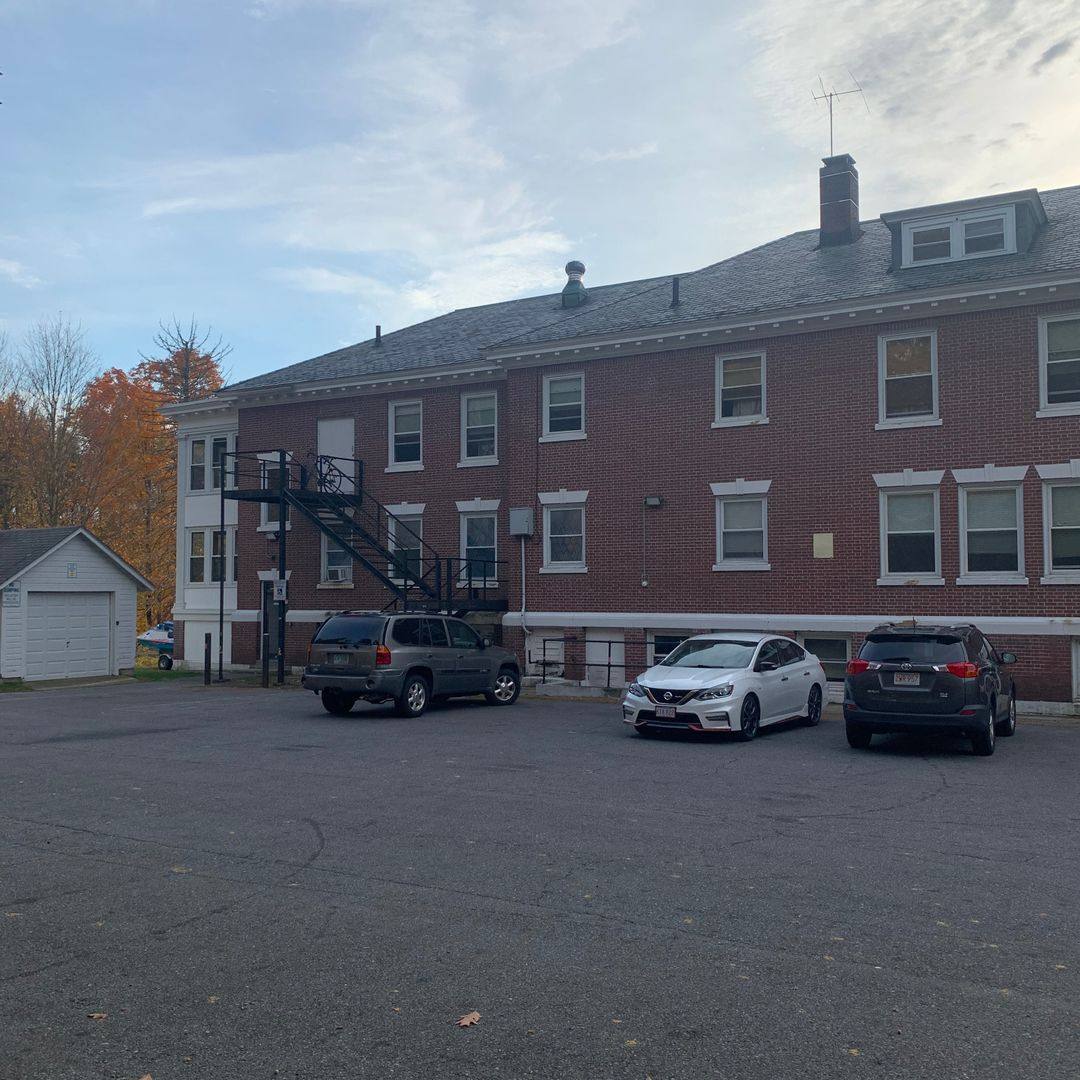Apartment for rent at 423 Pelham St, Methuen, MA 01844
