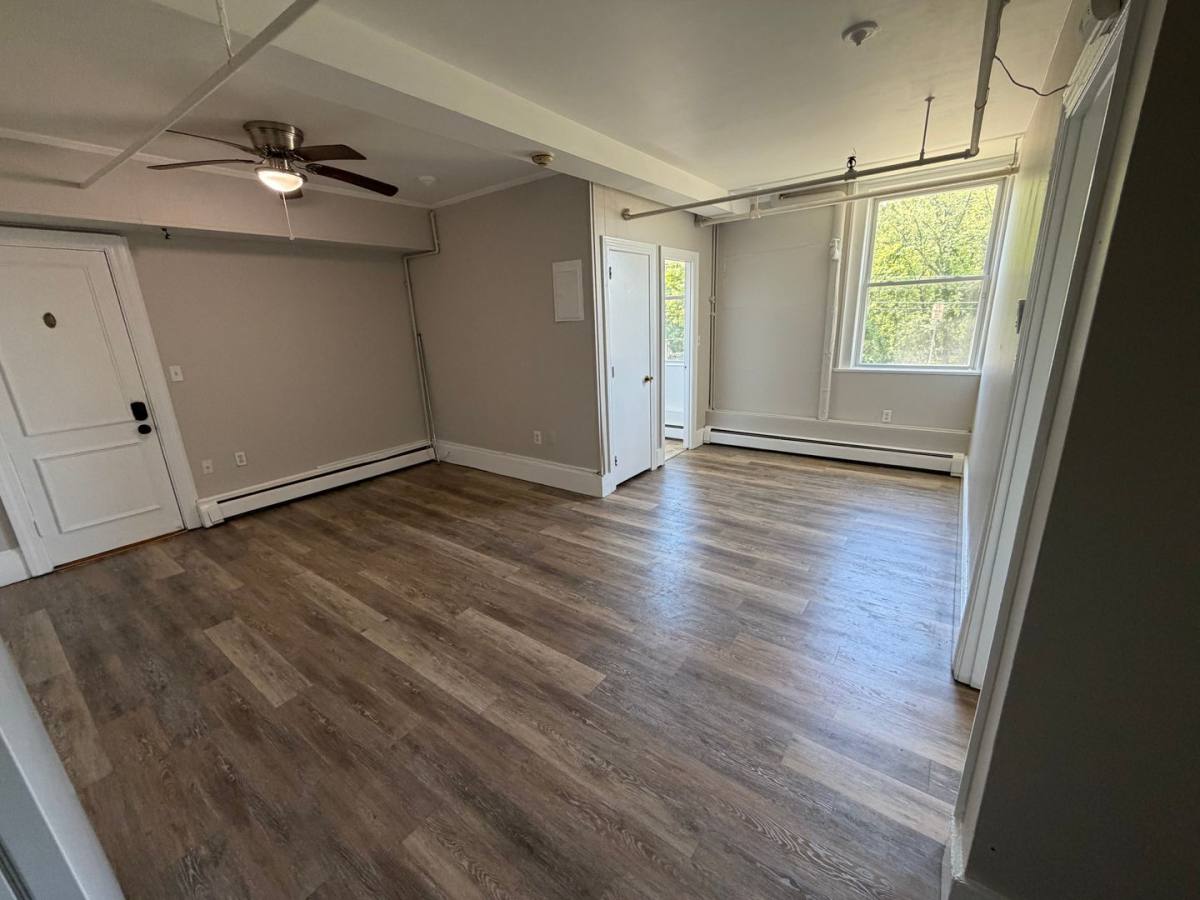 Apartment for rent at 423 Pelham St, Methuen, MA 01844