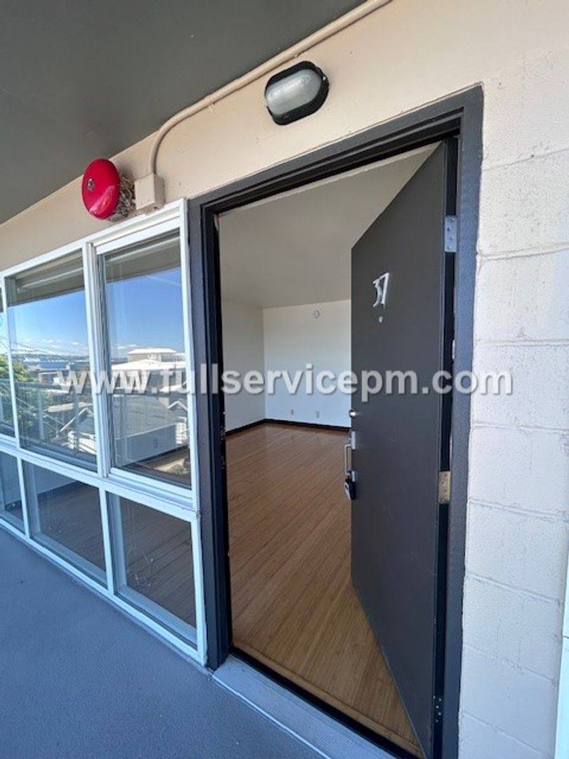 Condo for rent at 3151 Alki Ave SW, Seattle, WA 98116