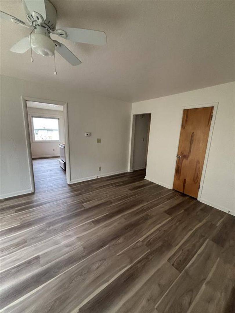 Apartment for rent at 1031-1033 Saginaw St S, Salem, OR 97302