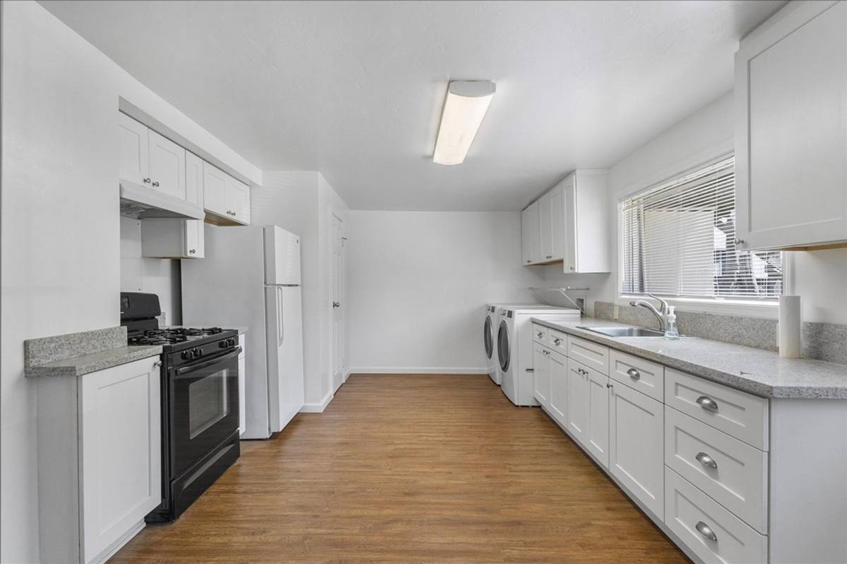 Apartment for rent at 1530 Stanton St, Alameda, CA 94501