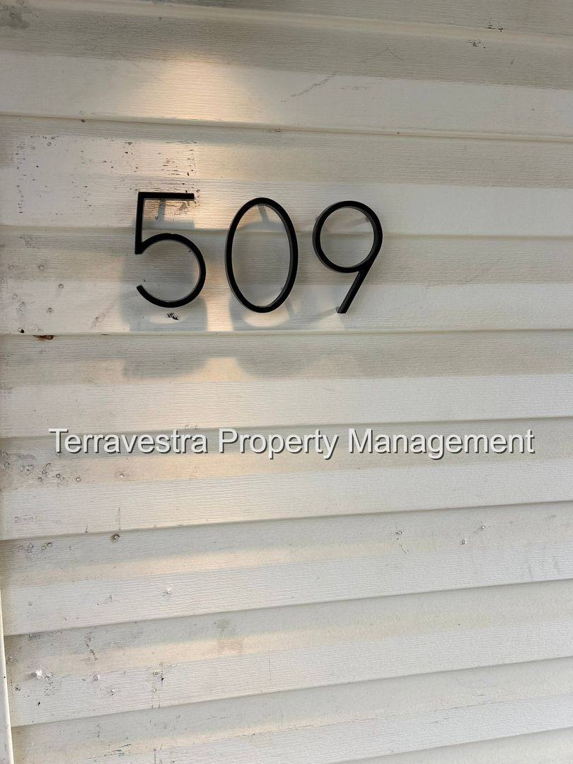 Apartment for rent at 509 N 4th St, Millville, NJ 08332