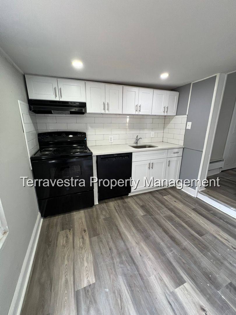 Apartment for rent at 509 N 4th St, Millville, NJ 08332