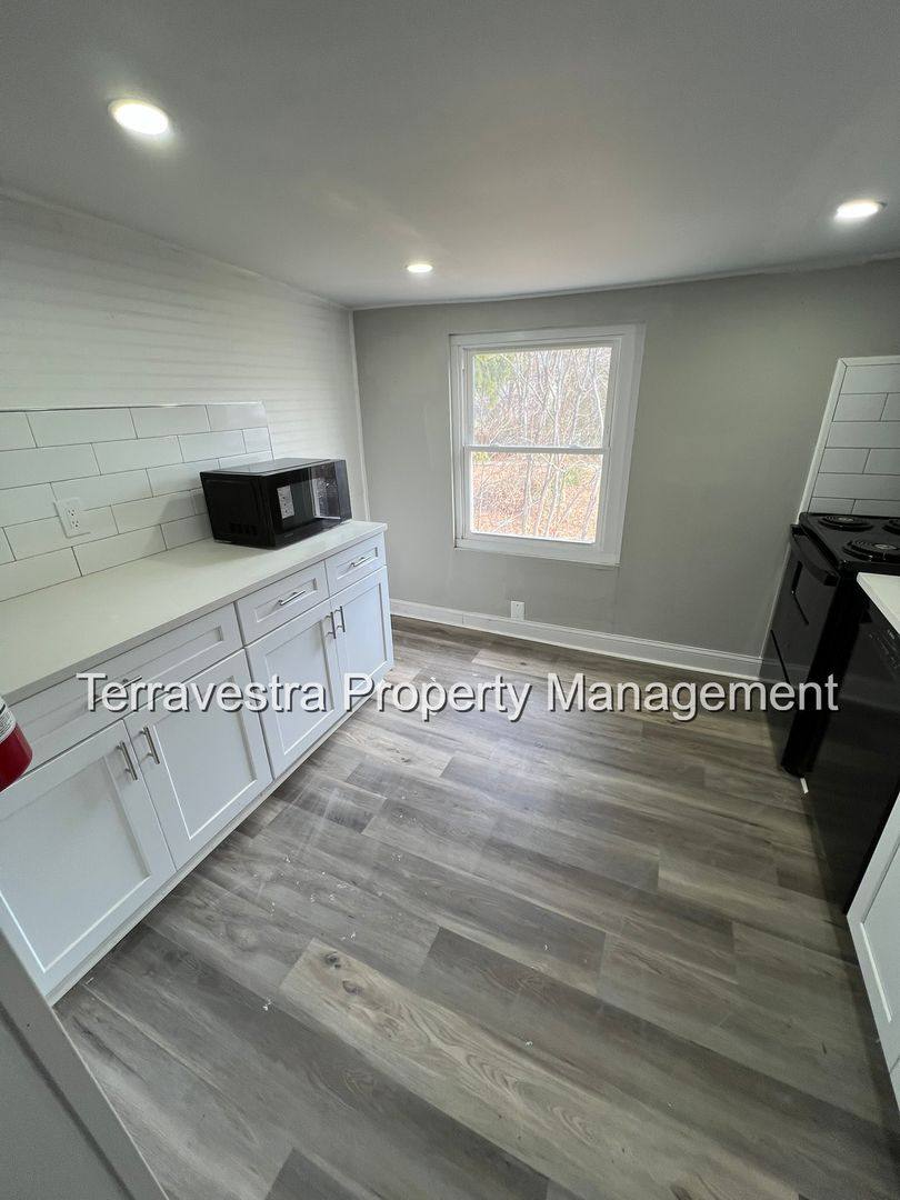 Apartment for rent at 509 N 4th St, Millville, NJ 08332