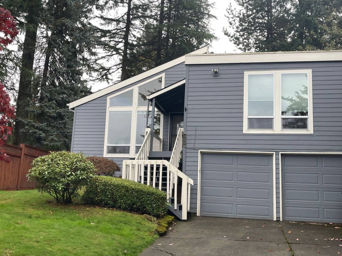 House for rent at 4128 SW Vesta St, Portland, OR 97219