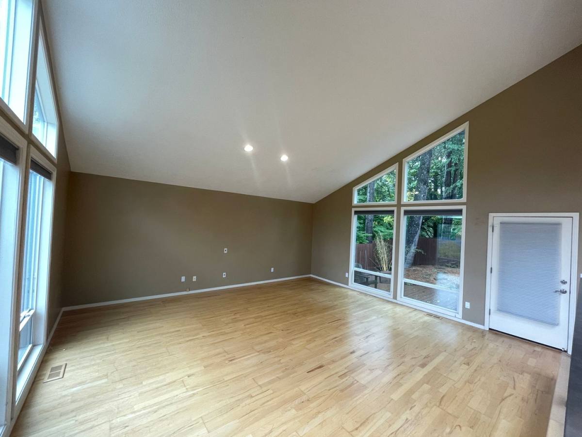 House for rent at 4128 SW Vesta St, Portland, OR 97219