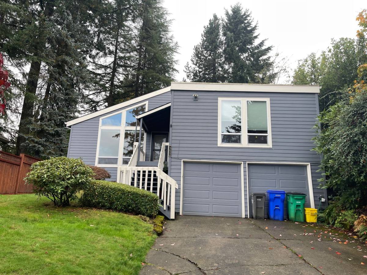 House for rent at 4128 SW Vesta St, Portland, OR 97219