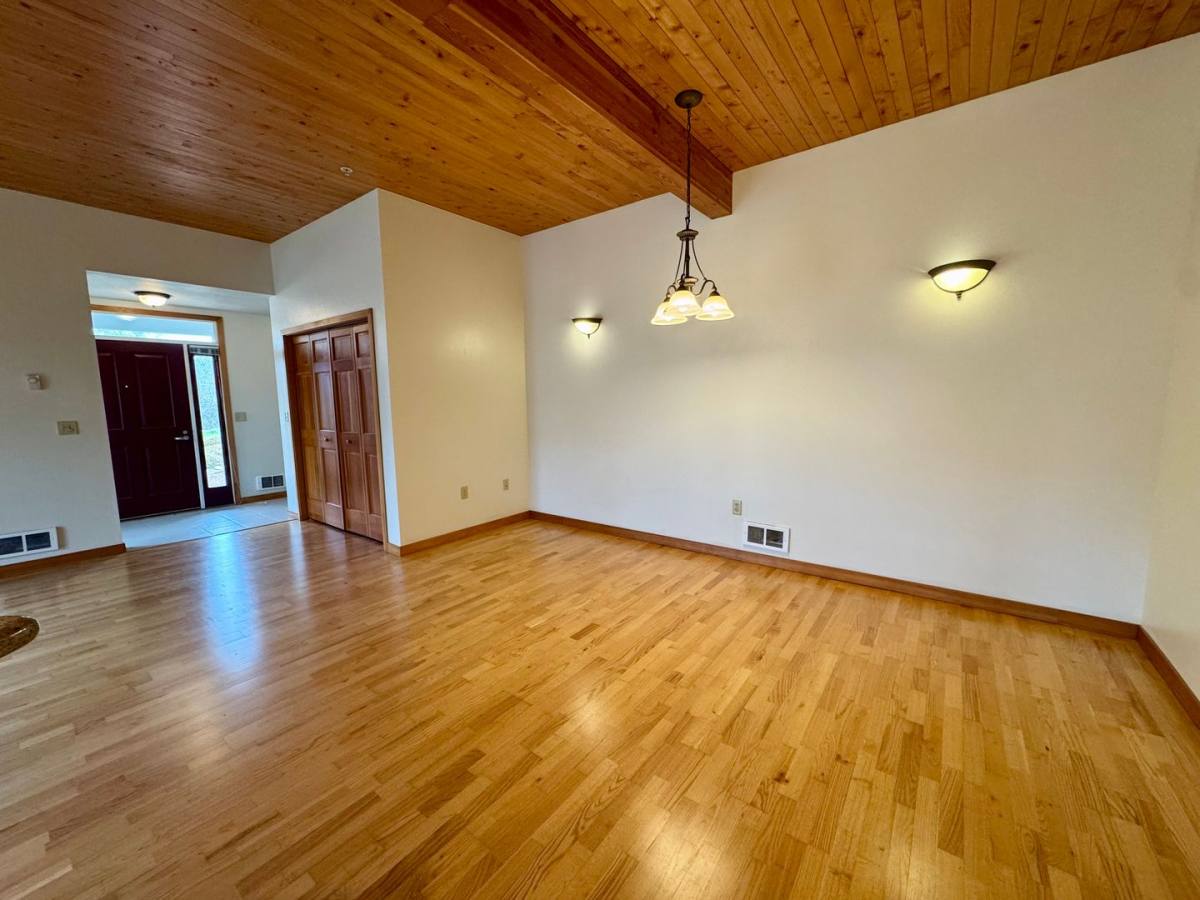Townhouse for rent at 1311 Village Loop, Bandon, OR 97411