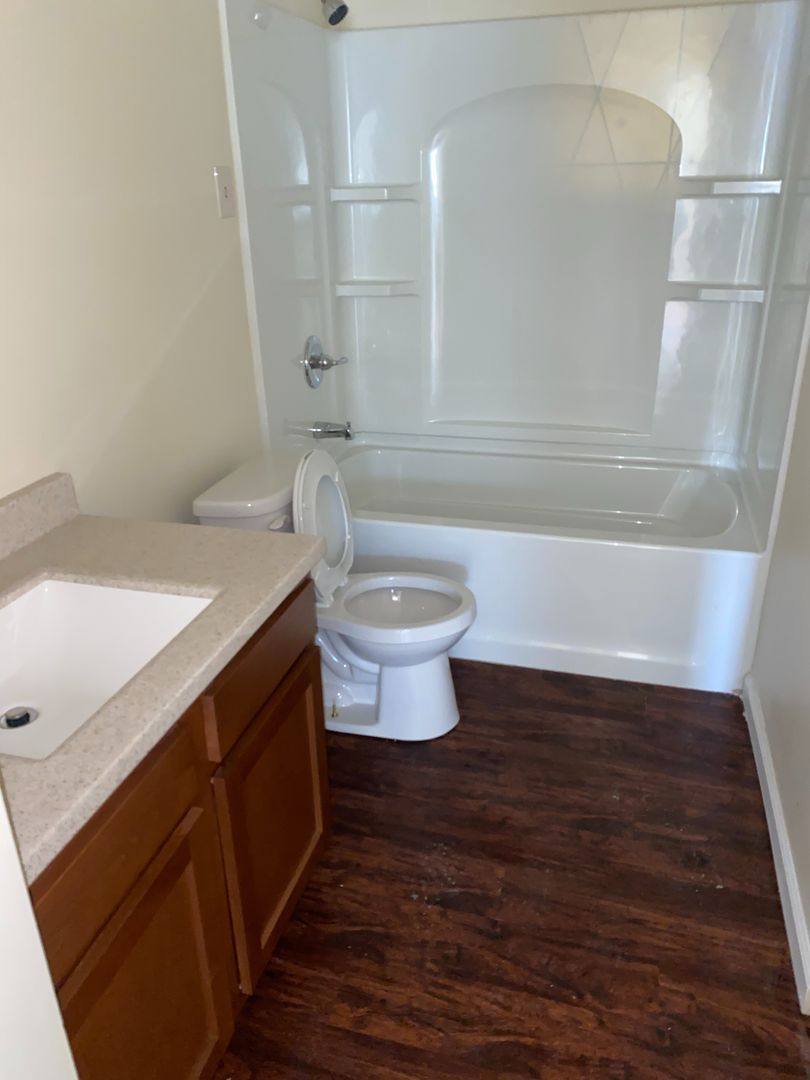 House for rent at 650 Beverly Hills Dr, Youngstown, OH 44505