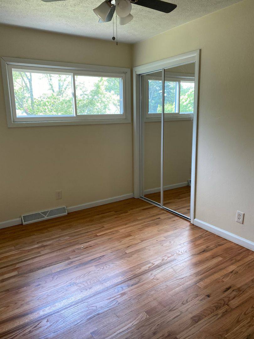 House for rent at 650 Beverly Hills Dr, Youngstown, OH 44505