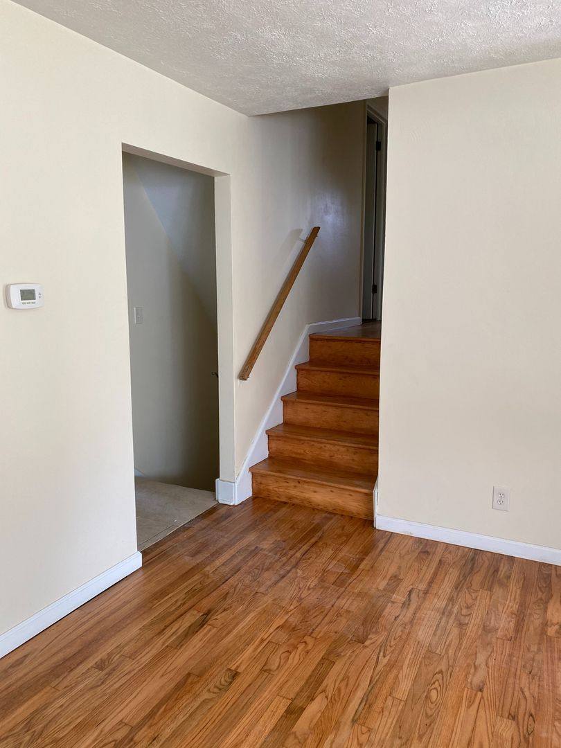 House for rent at 650 Beverly Hills Dr, Youngstown, OH 44505