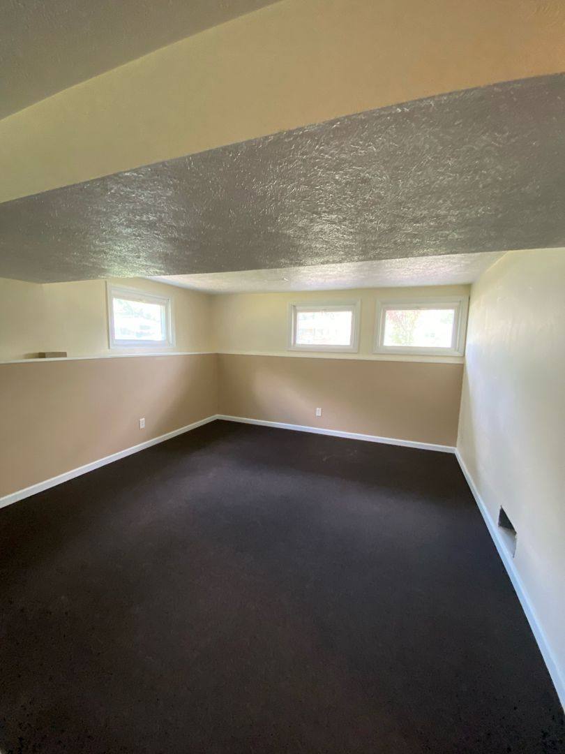 House for rent at 650 Beverly Hills Dr, Youngstown, OH 44505