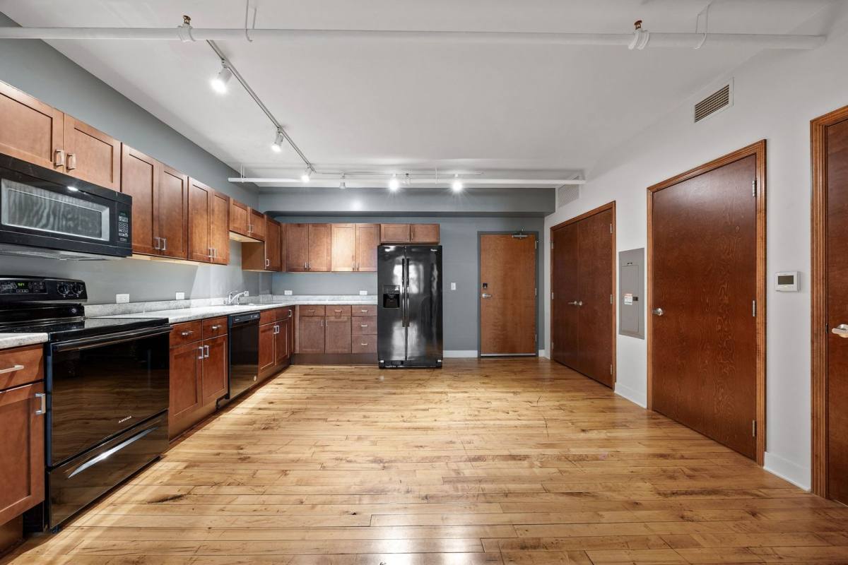 Apartment for rent at 333 1st St SE, Cedar Rapids, IA 52401