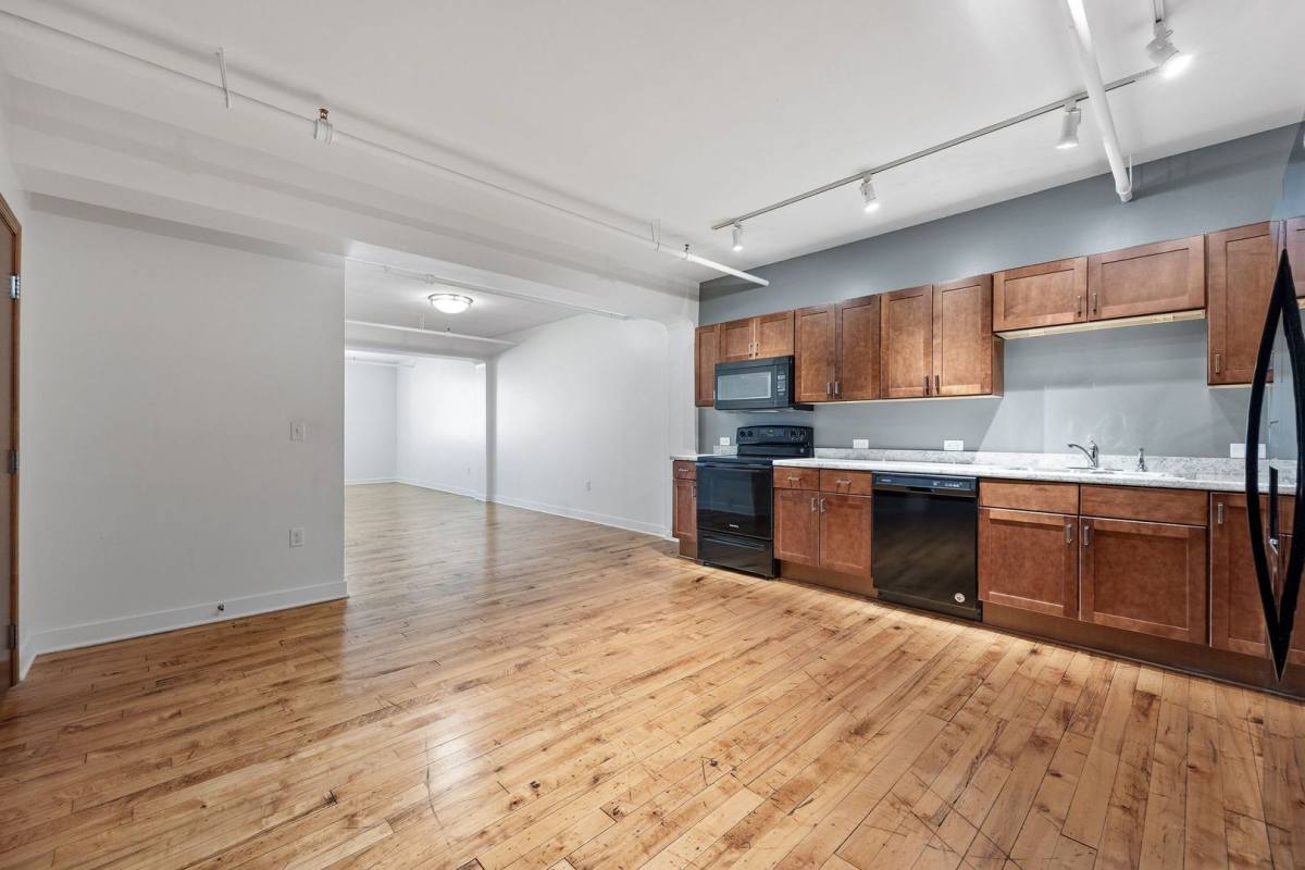 Apartment for rent at 333 1st St SE, Cedar Rapids, IA 52401