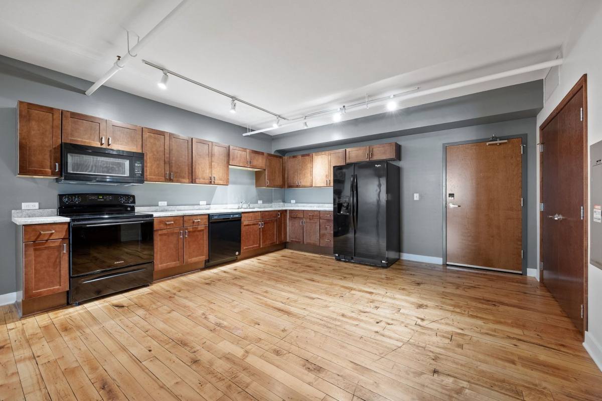 Apartment for rent at 333 1st St SE, Cedar Rapids, IA 52401