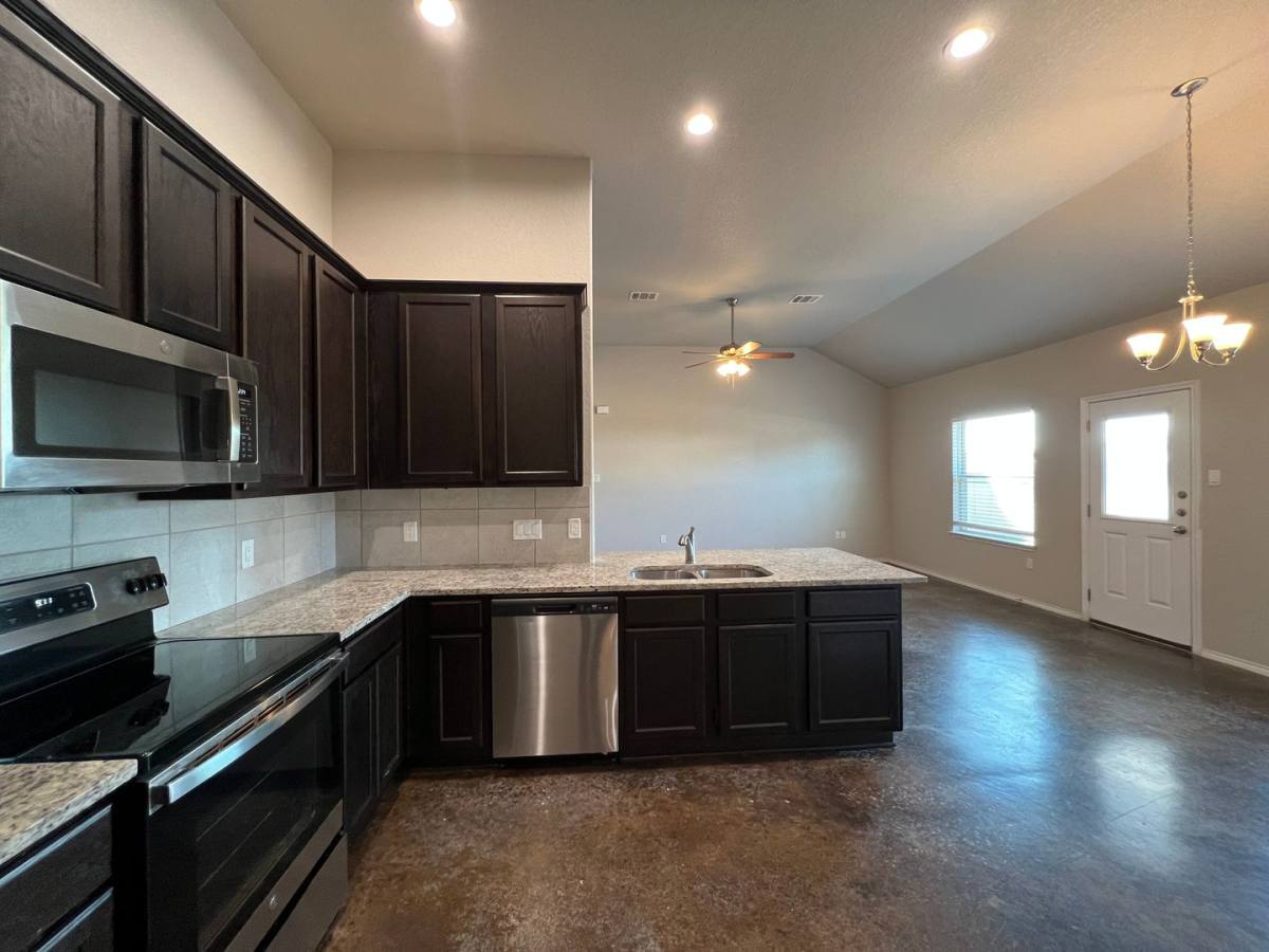 Townhouse for rent at 1119 Burek Cross, Seguin, TX 78155