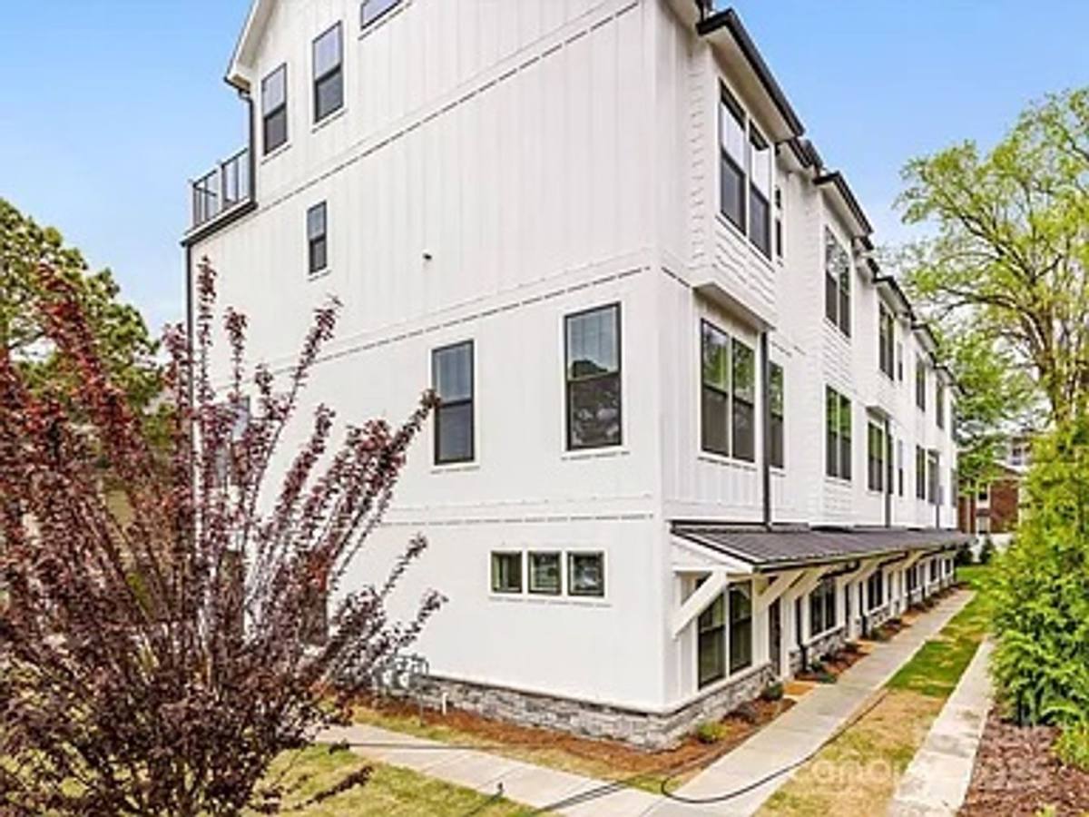 Townhouse for rent at 1405 Kenilworth Ave, Charlotte, NC 28203