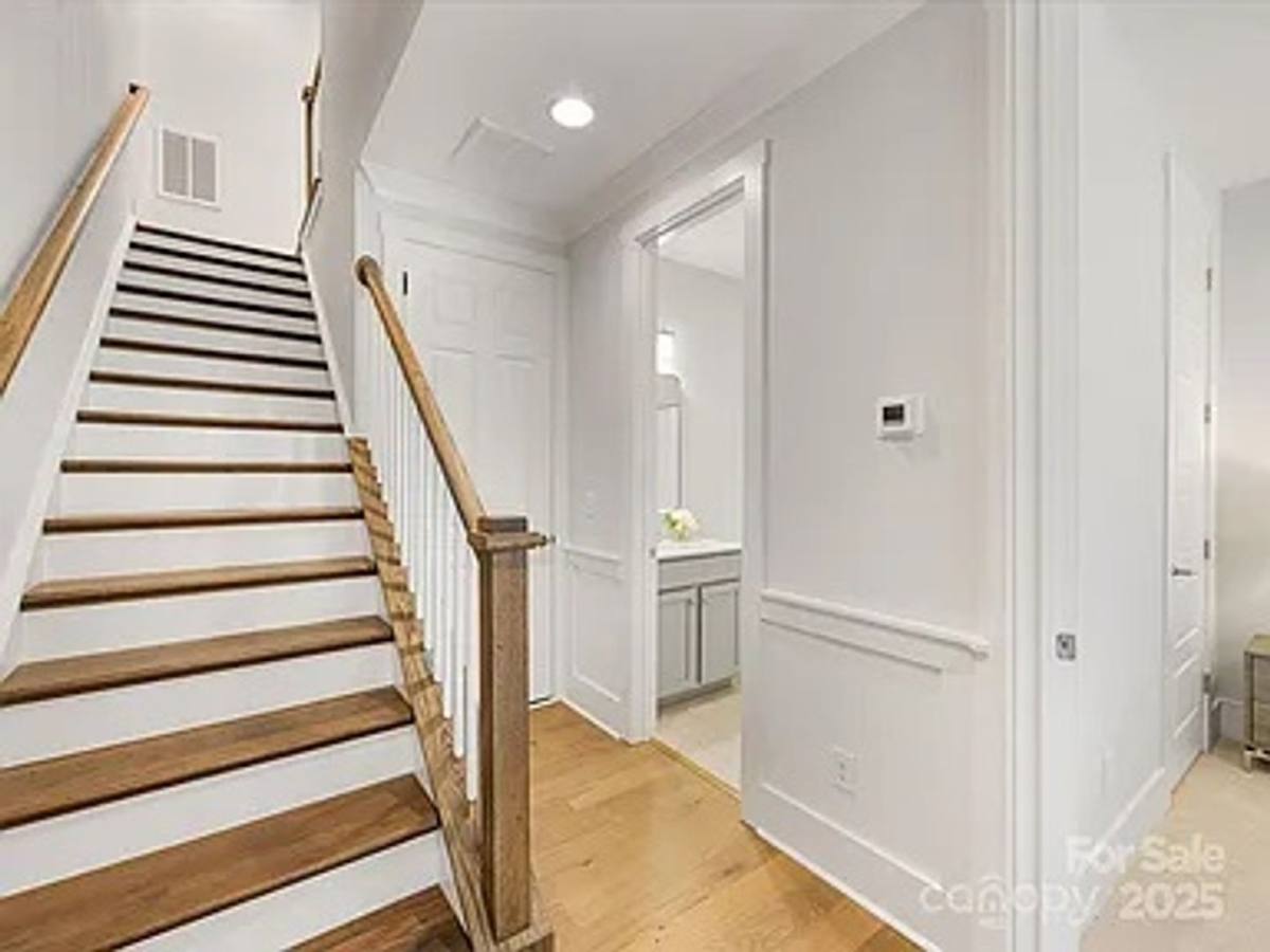 Townhouse for rent at 1405 Kenilworth Ave, Charlotte, NC 28203