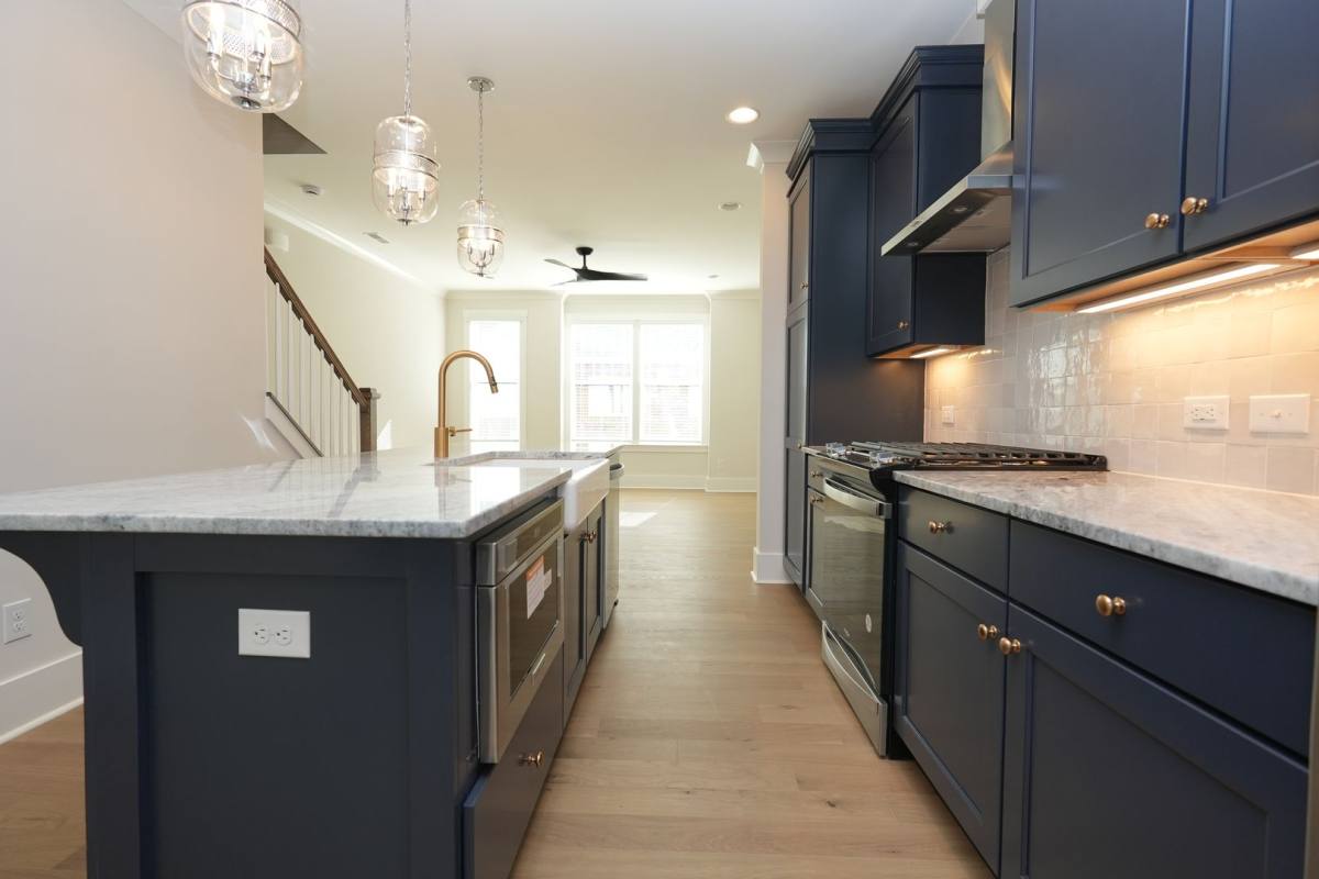 Townhouse for rent at 1405 Kenilworth Ave, Charlotte, NC 28203