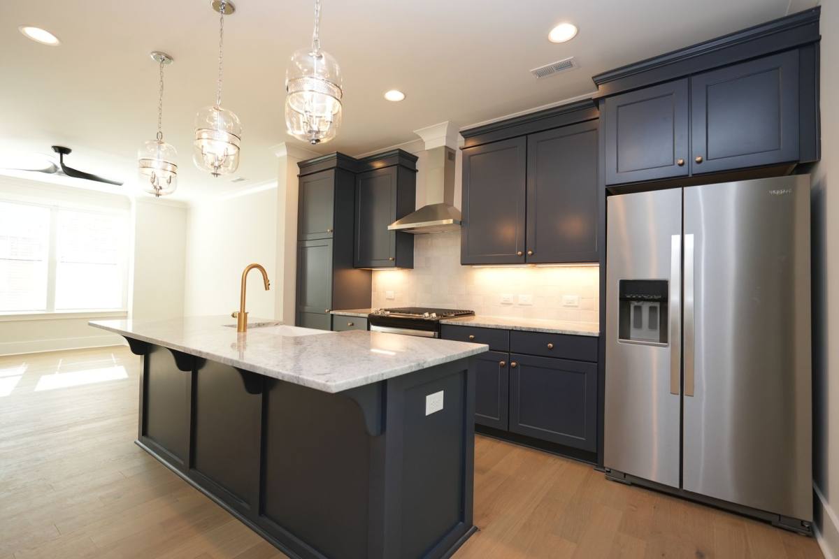 Townhouse for rent at 1405 Kenilworth Ave, Charlotte, NC 28203