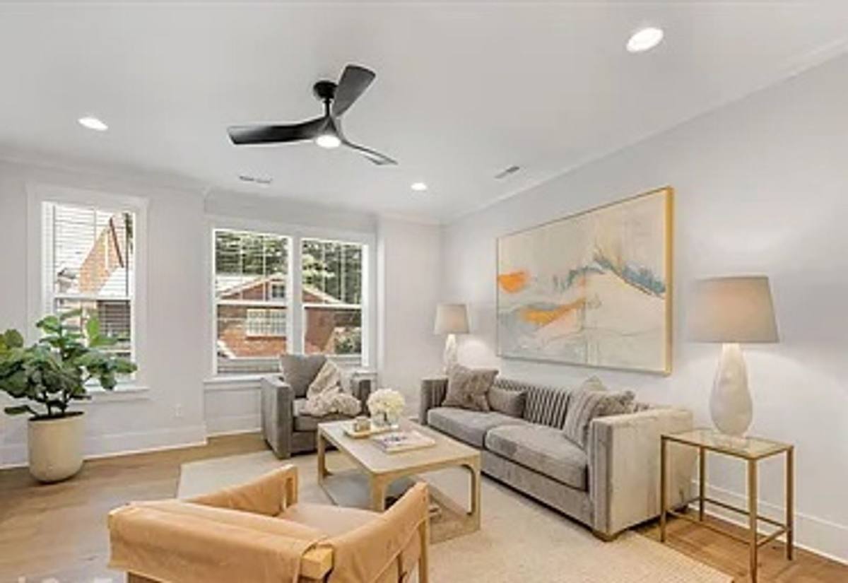 Townhouse for rent at 1405 Kenilworth Ave, Charlotte, NC 28203
