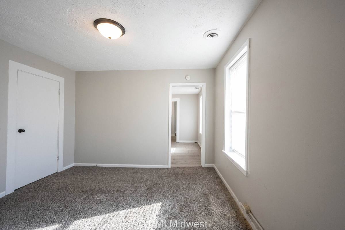 Townhouse for rent at 423 Villa Ave, Indianapolis, IN 46201