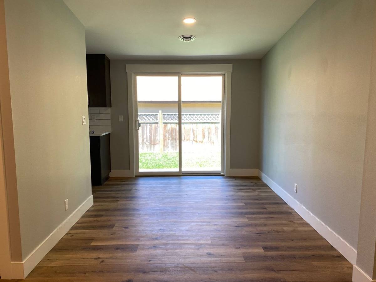 Apartment for rent at 408 Pine St, Hood River, OR 97031