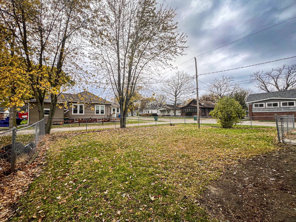 House for rent at 402 S Illinois St, Streator, IL 61364