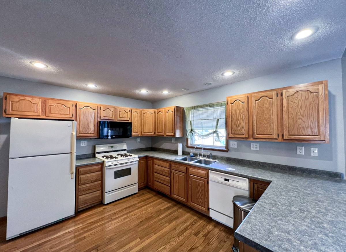 House for rent at 402 S Illinois St, Streator, IL 61364