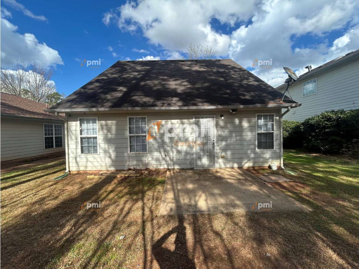 House for rent at 125 Lakeview Trail, Covington, GA 30016