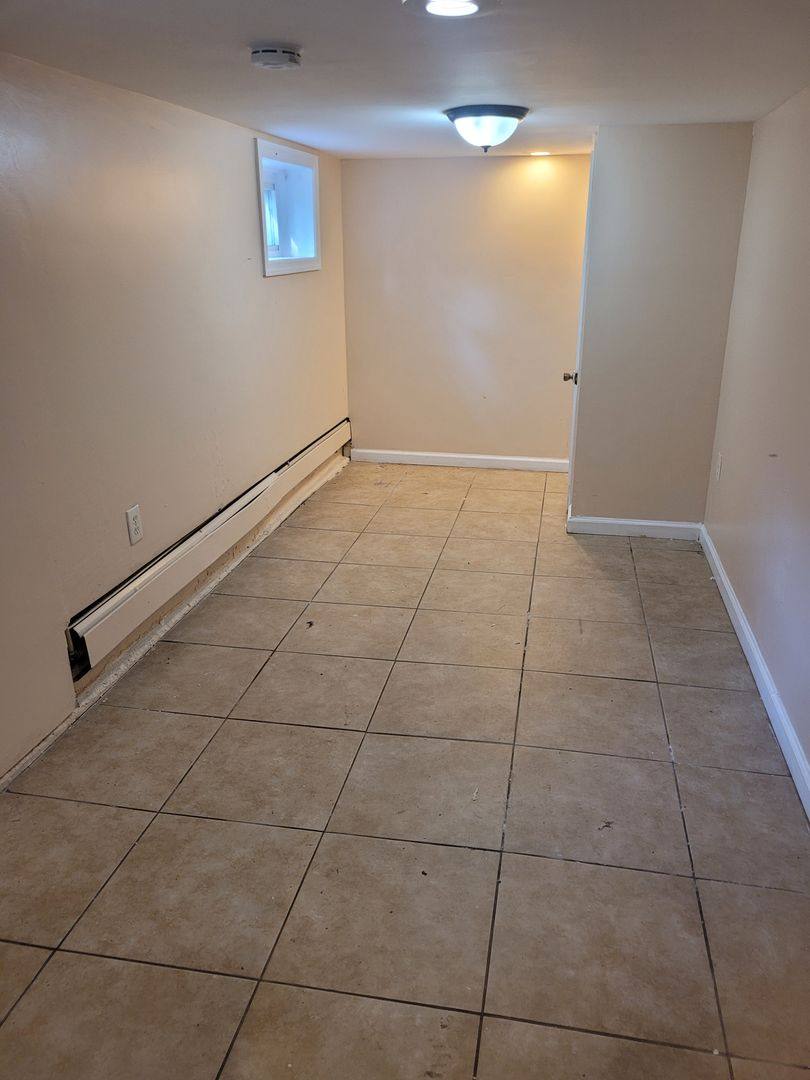 House for rent at 24 Valley St, Newark, NJ 07106