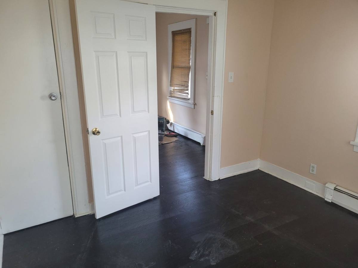 House for rent at 24 Valley St, Newark, NJ 07106