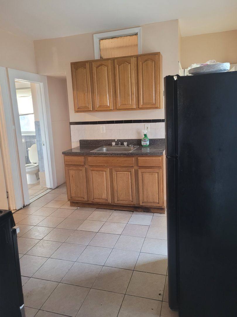 House for rent at 24 Valley St, Newark, NJ 07106