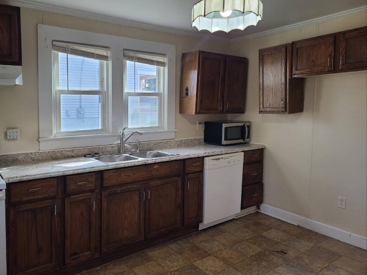 House for rent at 500 Claiborne Ave, Fredericksburg, VA 22405