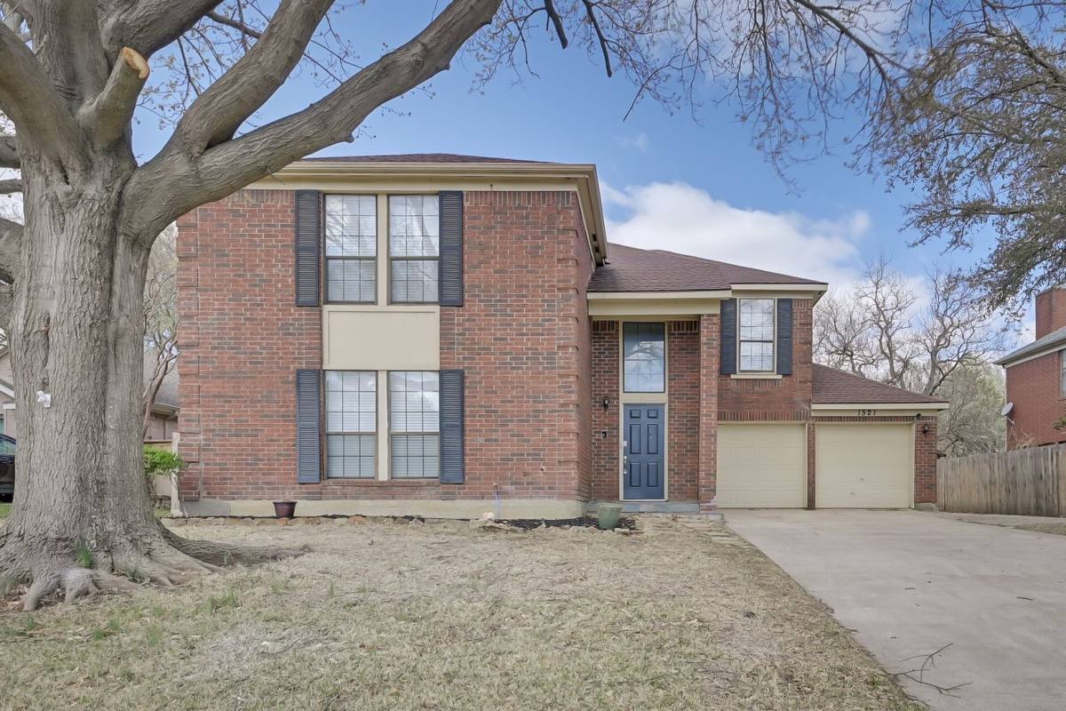 House for rent at 1521 Stratford Dr, Mansfield, TX 76063