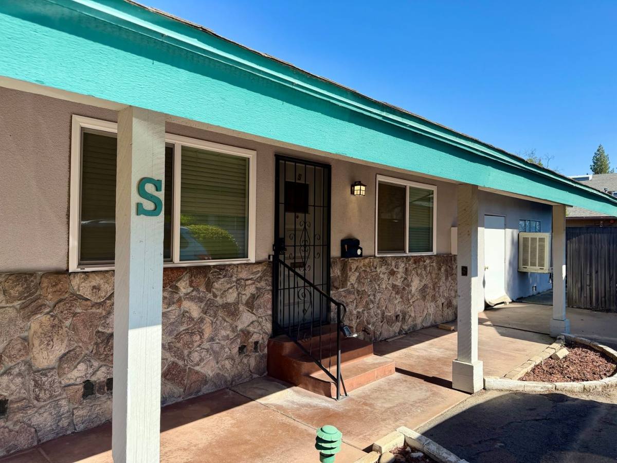 Apartment for rent at 2535 Jensen Ave, Sanger, CA 93657