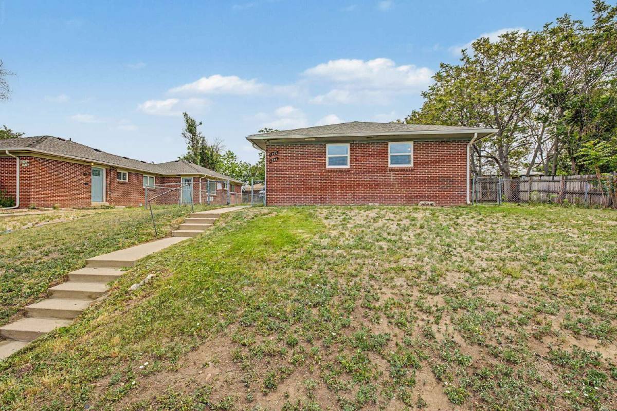 Townhouse for rent at 1764 Chester St, Aurora, CO 80010