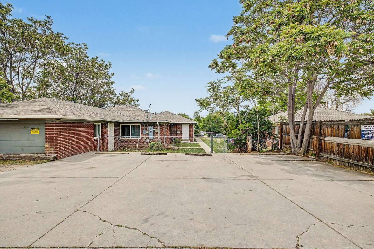Townhouse for rent at 1764 Chester St, Aurora, CO 80010