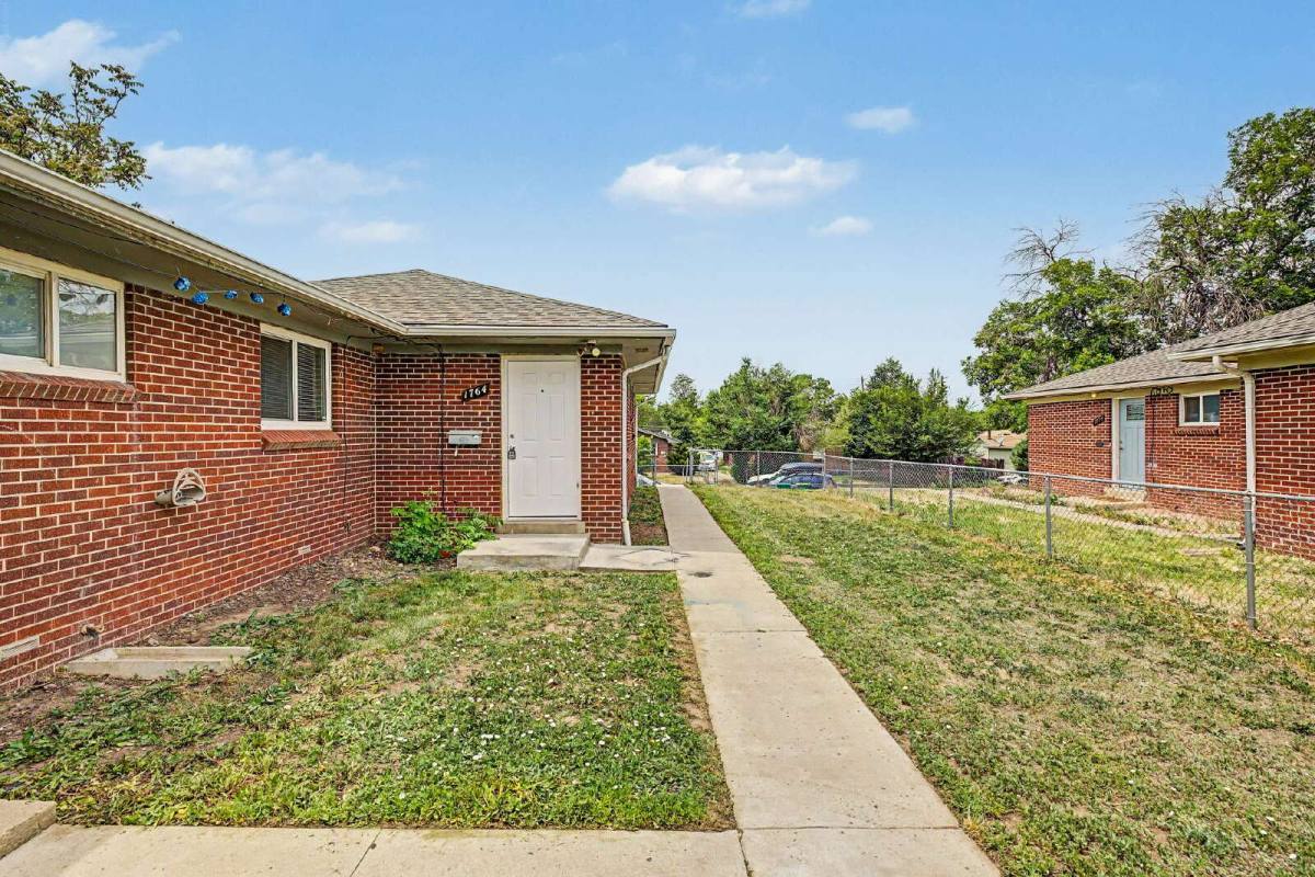 Townhouse for rent at 1764 Chester St, Aurora, CO 80010