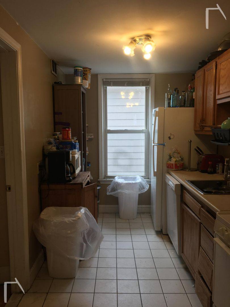 Apartment for rent at 206 Freeman St #2, Brookline, MA 02446