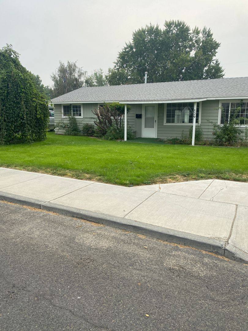 House for rent at 529 E Sharon Ave, Moses Lake, WA 98837