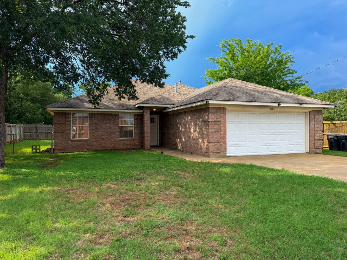 House for rent at 1202 Spell Ave, Cleburne, TX 76033