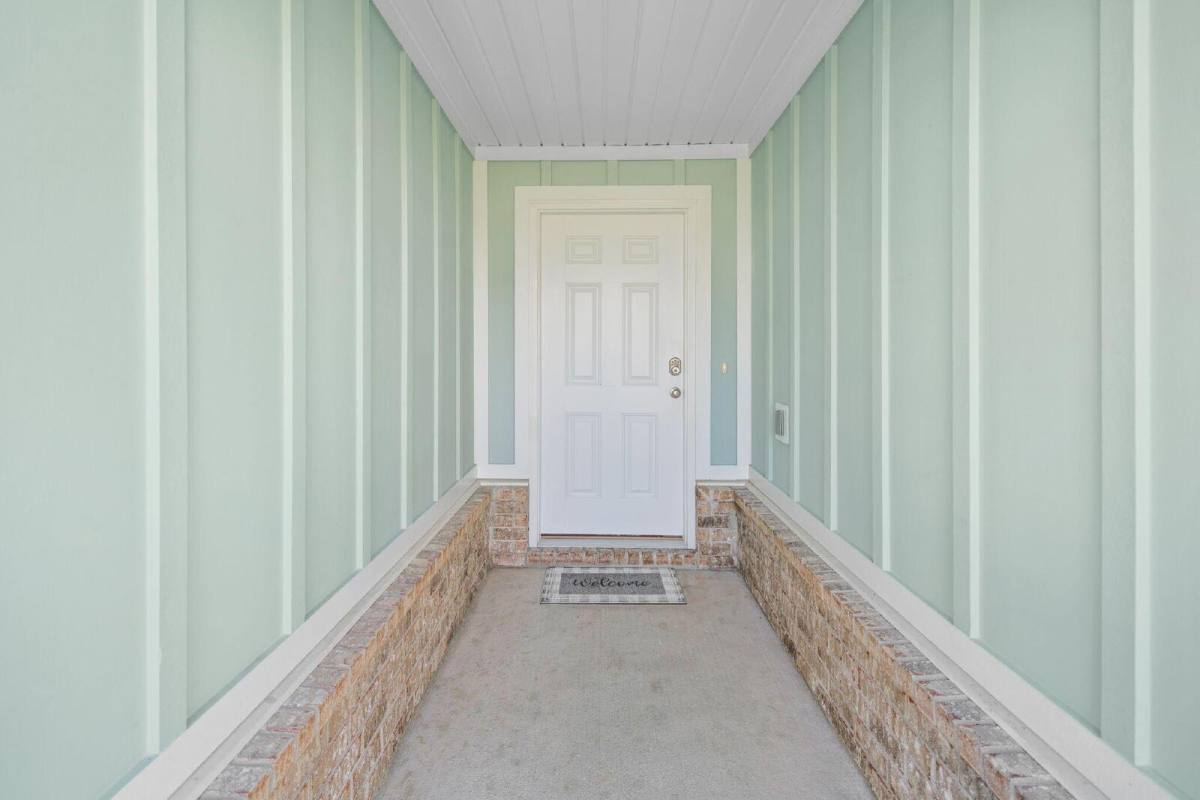 House for rent at 146 Old Canoe Lane, Freeport, FL 32439