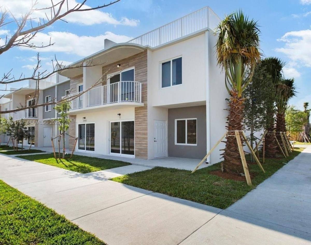 Townhouse for rent at 25810 SW 144th Ave, Homestead, FL 33032