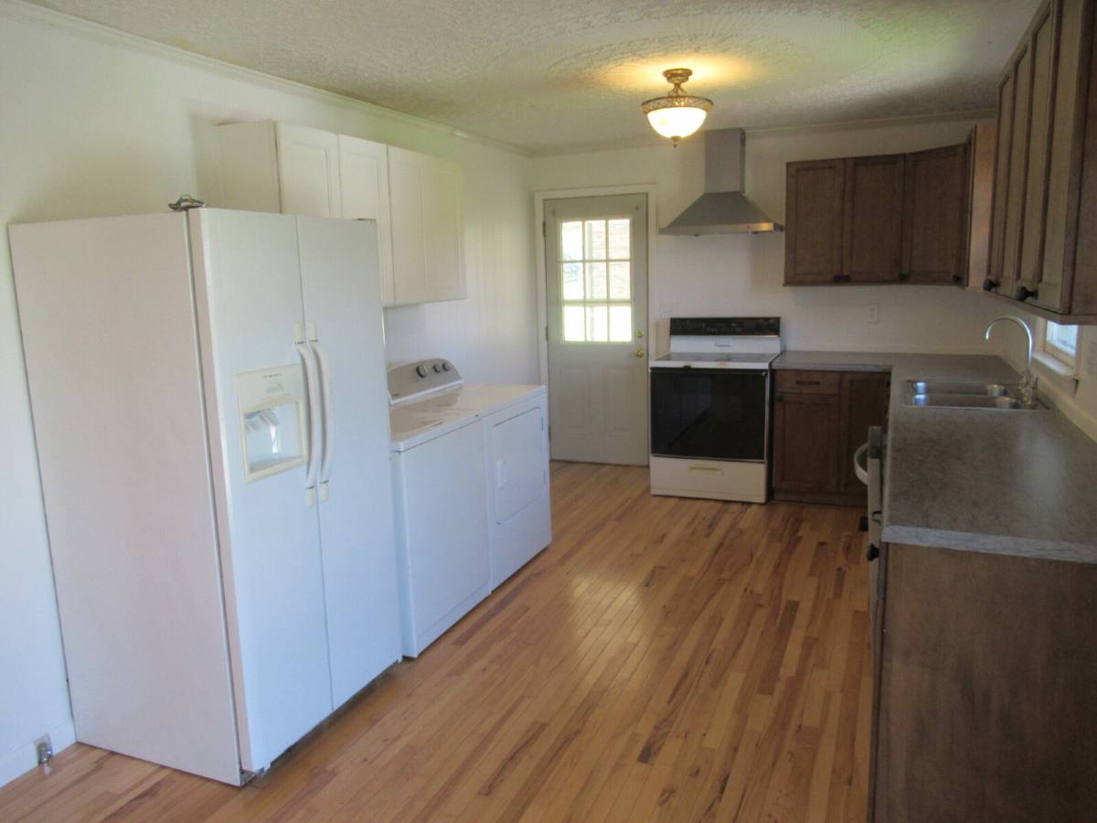 House for rent at 1330 Davis Rd, Lincolnton, NC 28092