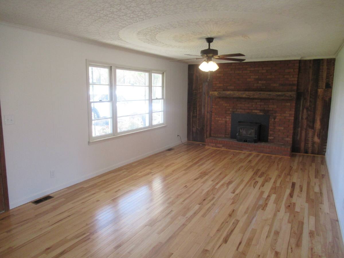 House for rent at 1330 Davis Rd, Lincolnton, NC 28092