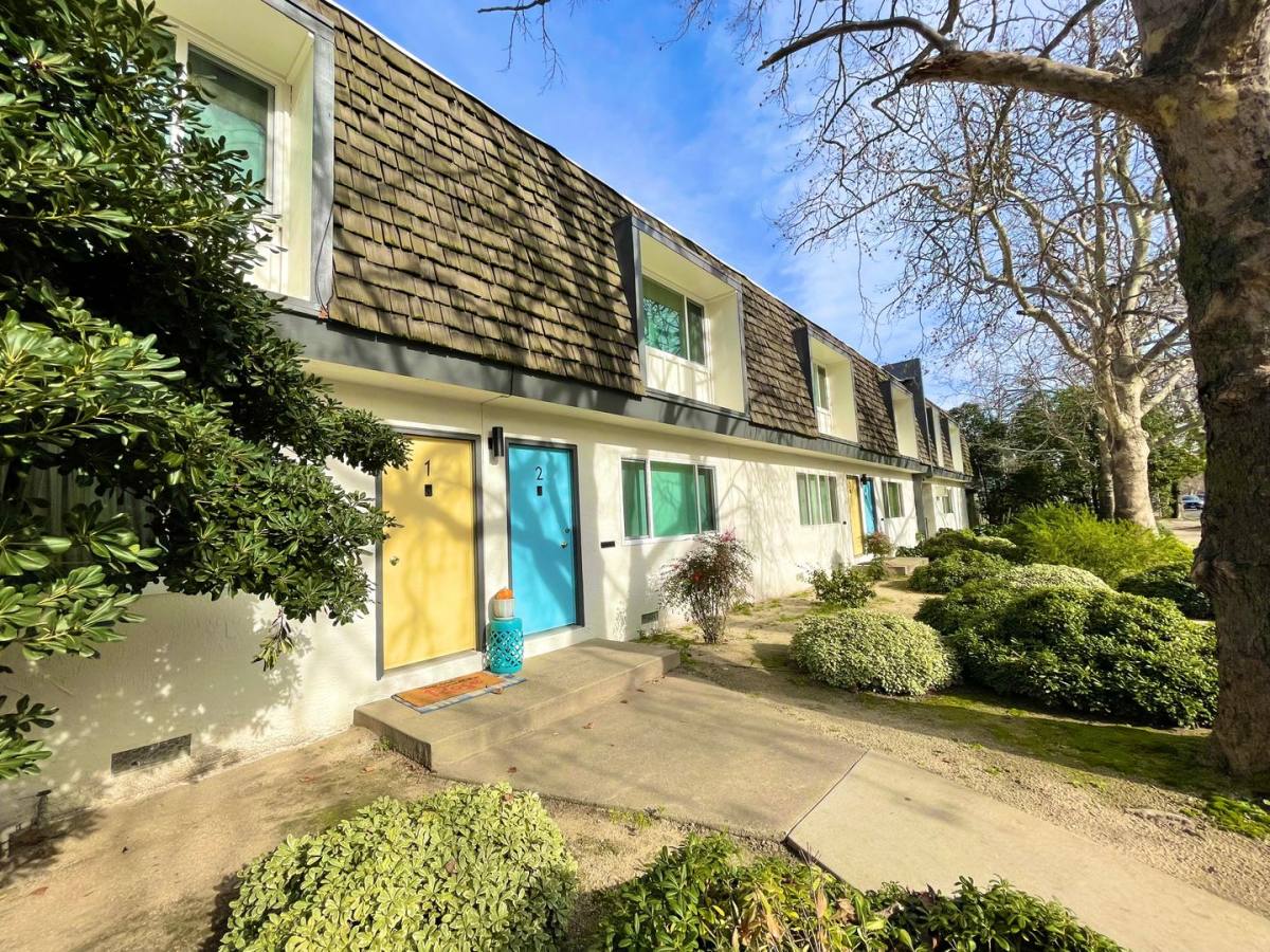 Apartment for rent at 3811 H St, Sacramento, CA 95816