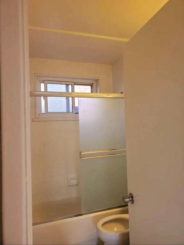 Apartment for rent at 1128 Raymond Ave #5, Glendale, CA 91201