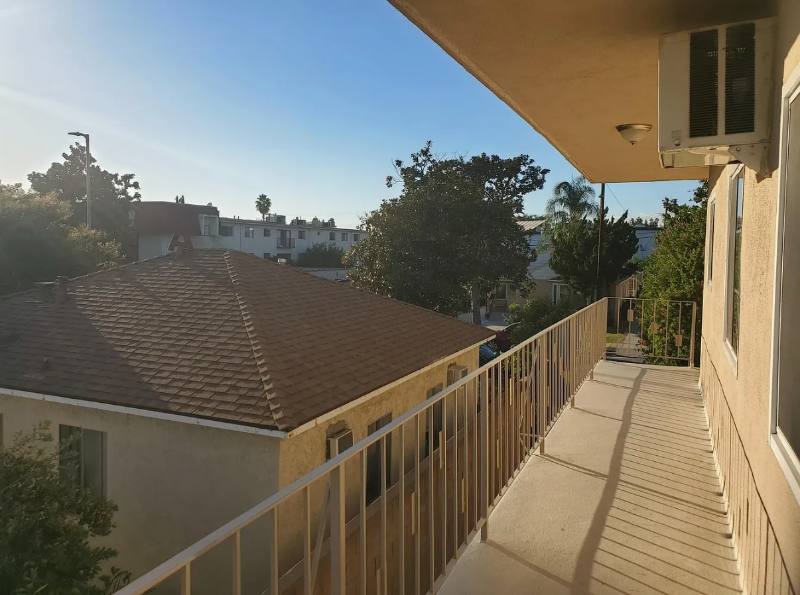 Apartment for rent at 1128 Raymond Ave #5, Glendale, CA 91201